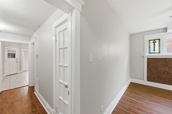 Building Photo - 4162 Shenandoah Ave