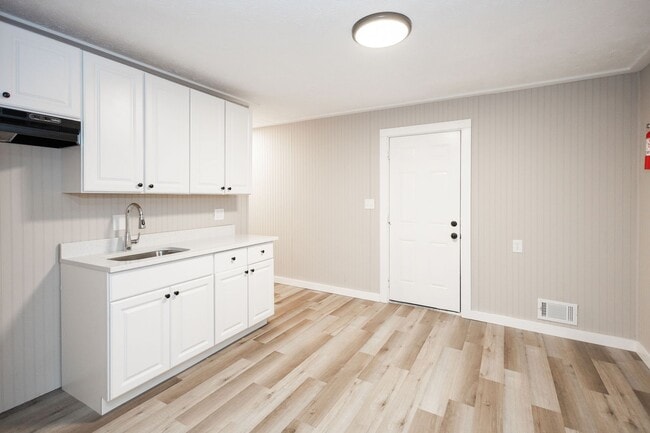 Building Photo - Updated 3BR/2BA Home – $500 OFF 1st Month!