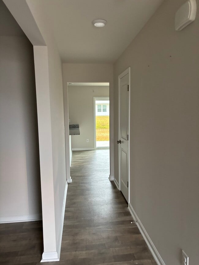 Building Photo - 1057 Field Strip Rd