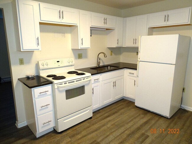 Building Photo - 2 BR Townhome In Dover School District