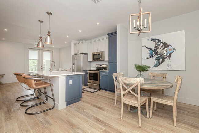 Building Photo - Fully furnished luxurious waterfront condo at The Inlet!