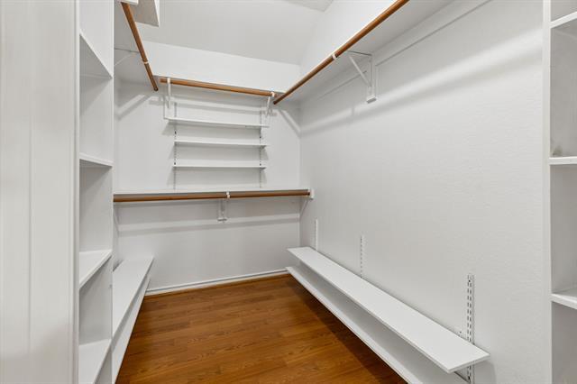 Building Photo - 300 Thomas Dr