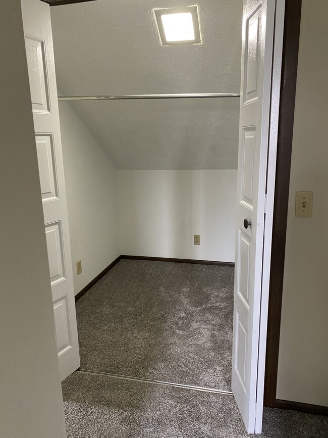 Building Photo - 12460 Collins-Arbogast Rd