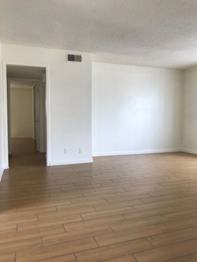 Building Photo - 3851 Hazelwood St