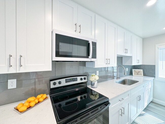 Building Photo - bro411