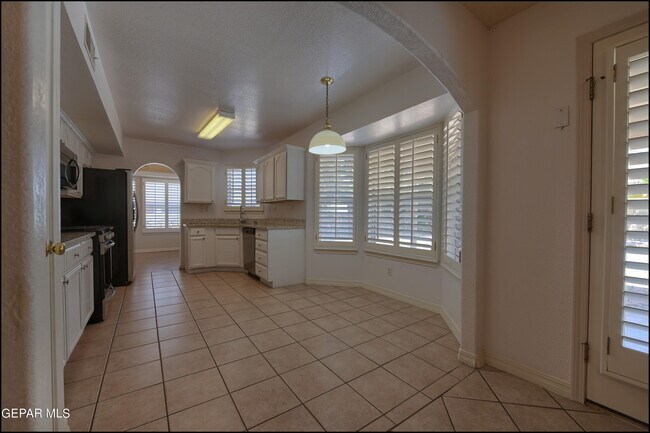 Building Photo - 7097 Tierra Roja St