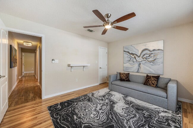 Building Photo - "Coastal Elegance Awaits: Spacious 4-Bed Oasis with Granite Touches on Shipwreck Road"