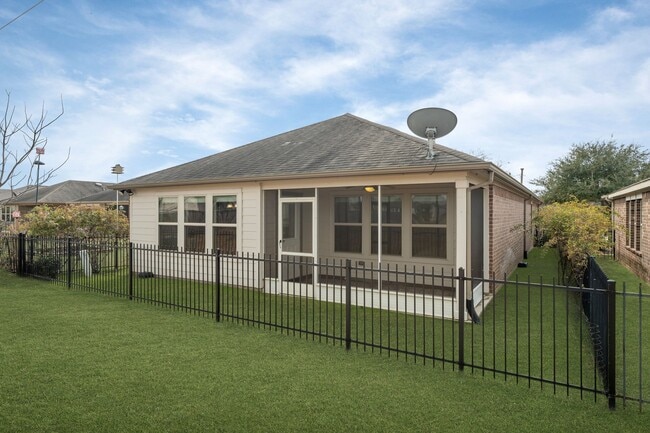 Building Photo - 2811 Cone Flower Dr