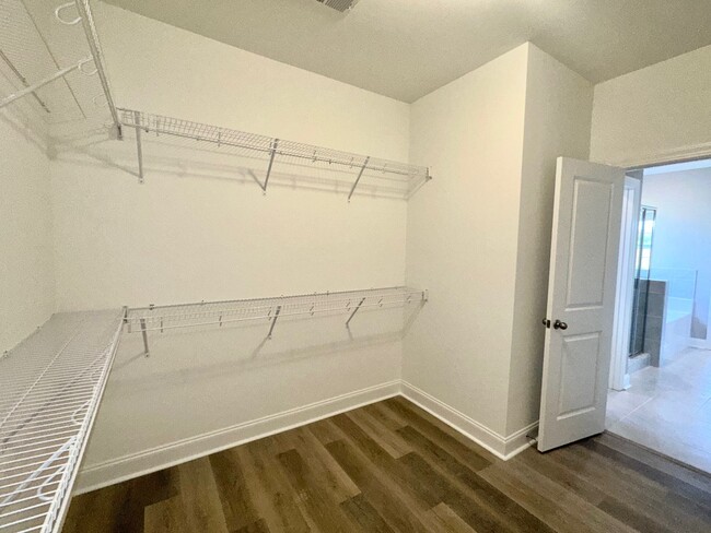 Building Photo - 1486 Summergate Dr