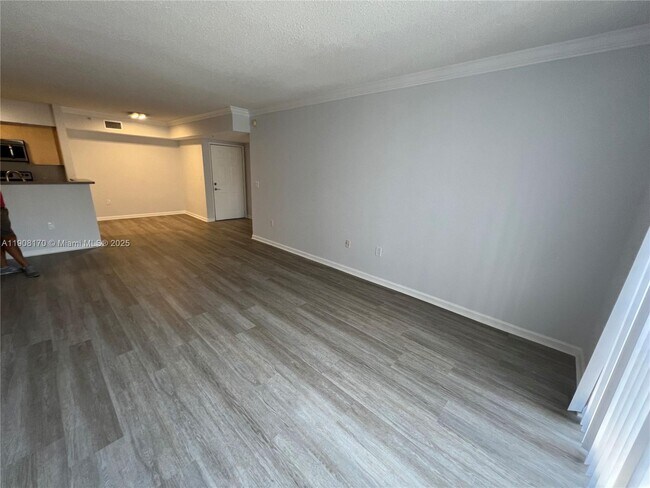 Building Photo - 1919 Van Buren St