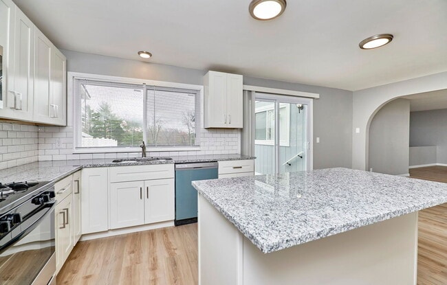 Building Photo - 7006 Shelton Ct