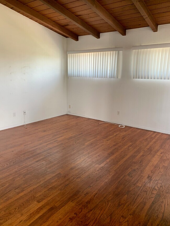 Building Photo - Three bedroom Home in Serra Mesa!