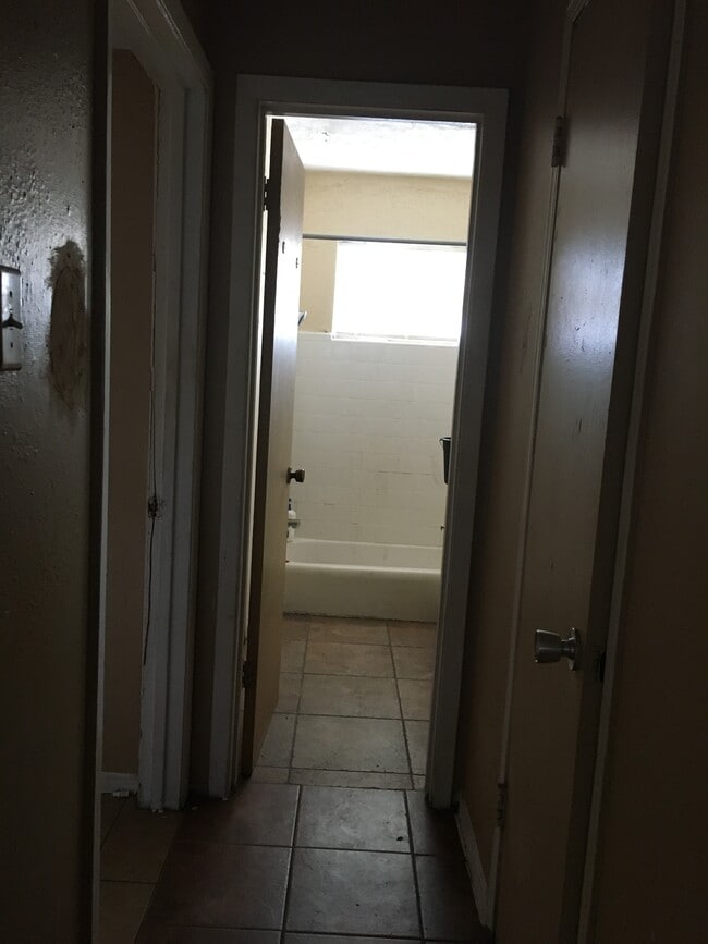 Building Photo - 7939 Sarita St