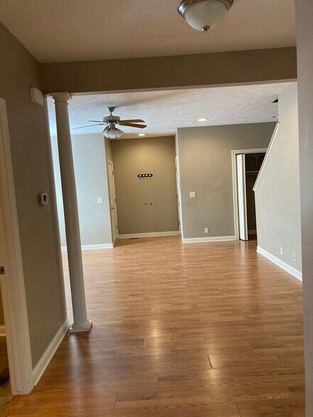 open floor plan!! - 1121 Turtle Creek Rd