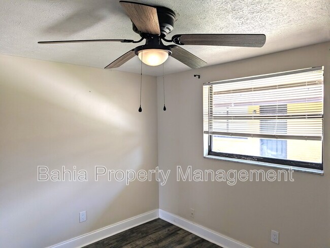 Building Photo - 8942 Temple Terrace Hwy