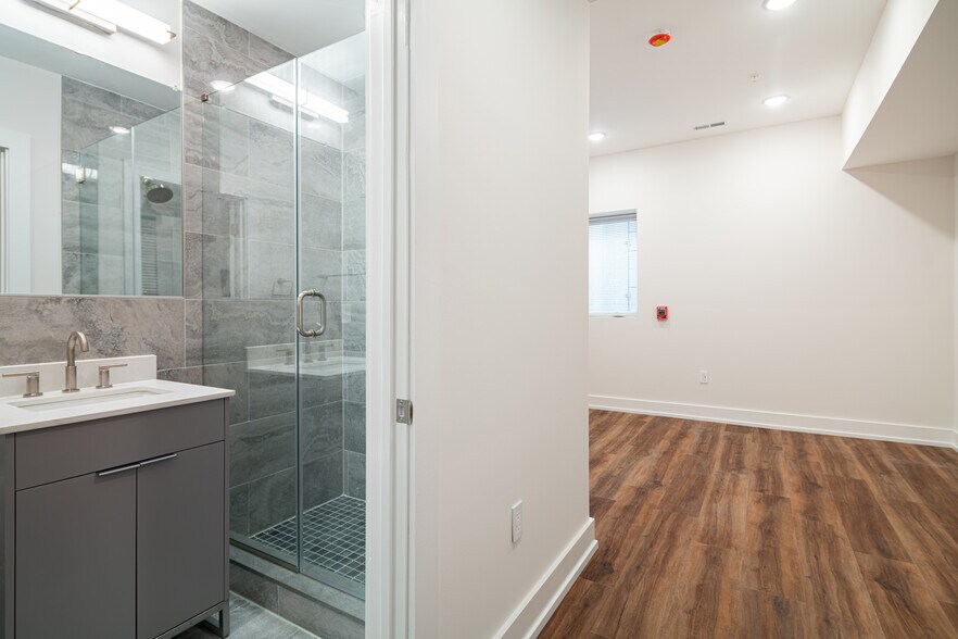 Building Photo - 212 Manheim St