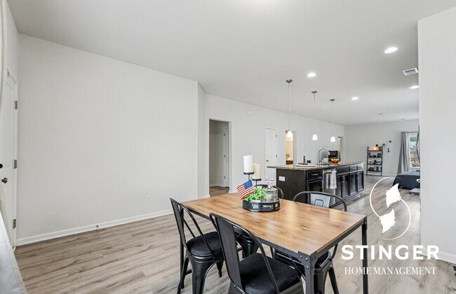 Building Photo - 198 Great Bend Dr