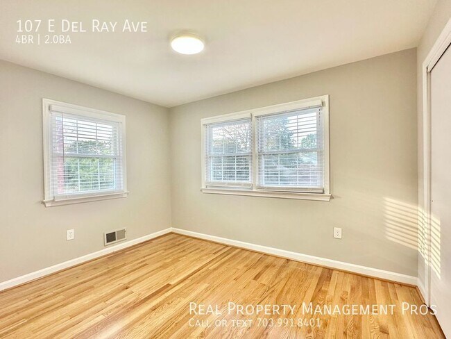 Building Photo - 107 E Del Ray Ave