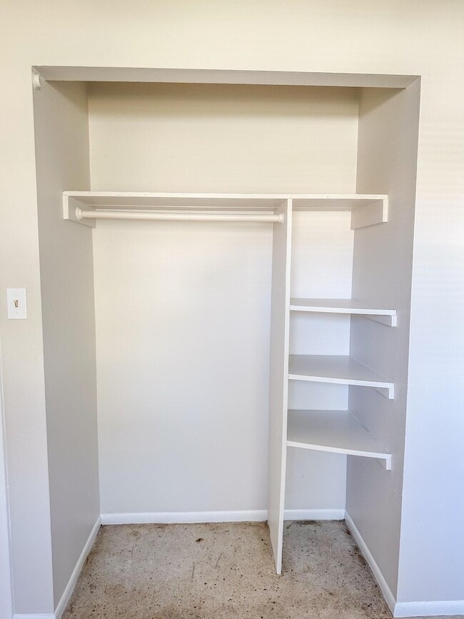 Building Photo - 2506 Ave F