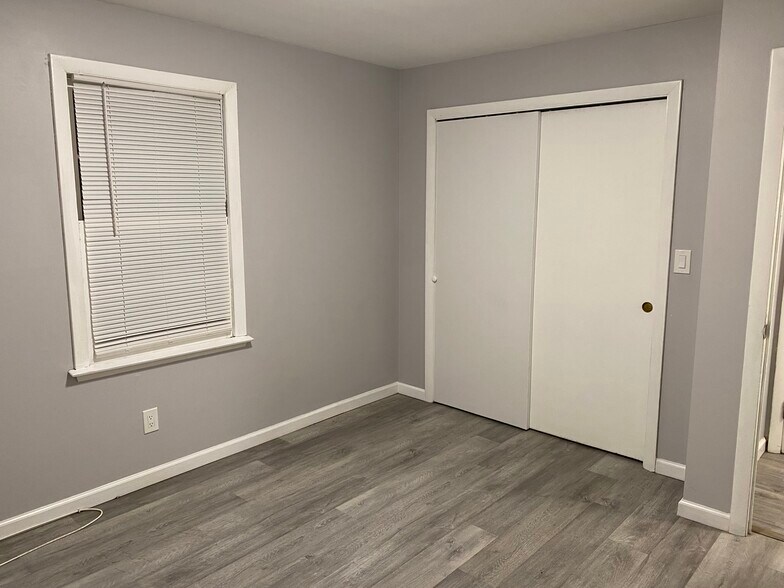 Building Photo - 74 Saltonstall Ave