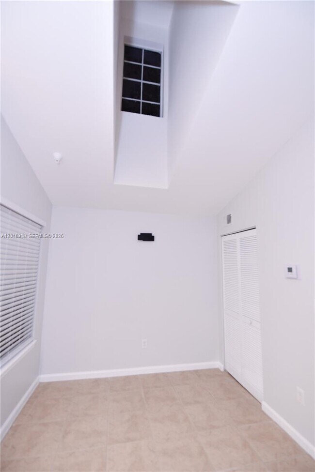 Building Photo - 1011 Crystal Way
