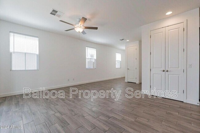 Building Photo - 5532 S Dillon Cir