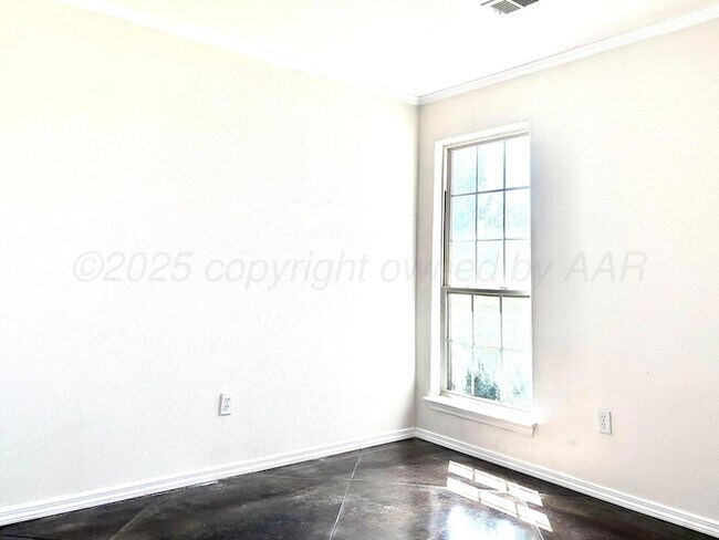 Building Photo - 4521 Pine St