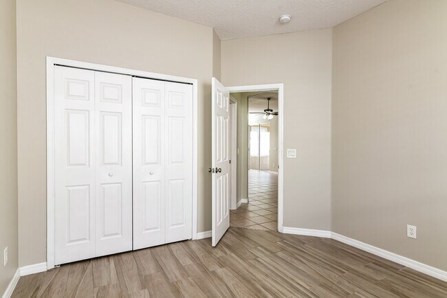 Building Photo - 115 Cork Way