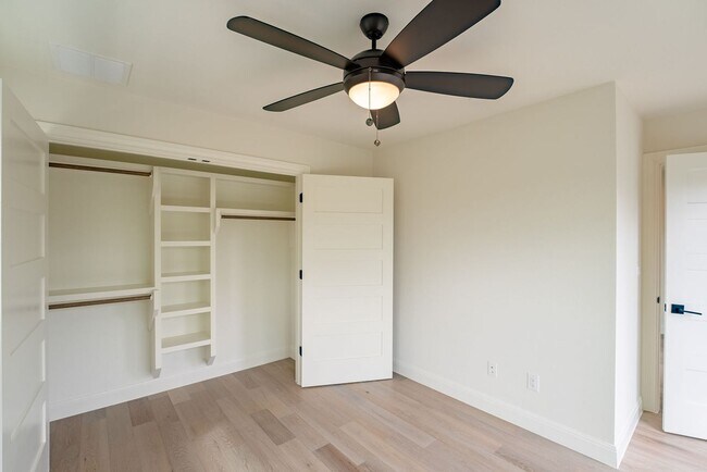 Building Photo - Modern Elegance in Austin: 4BR/3BA Sanctuary with Stylish Design and Inviting Ambiance!