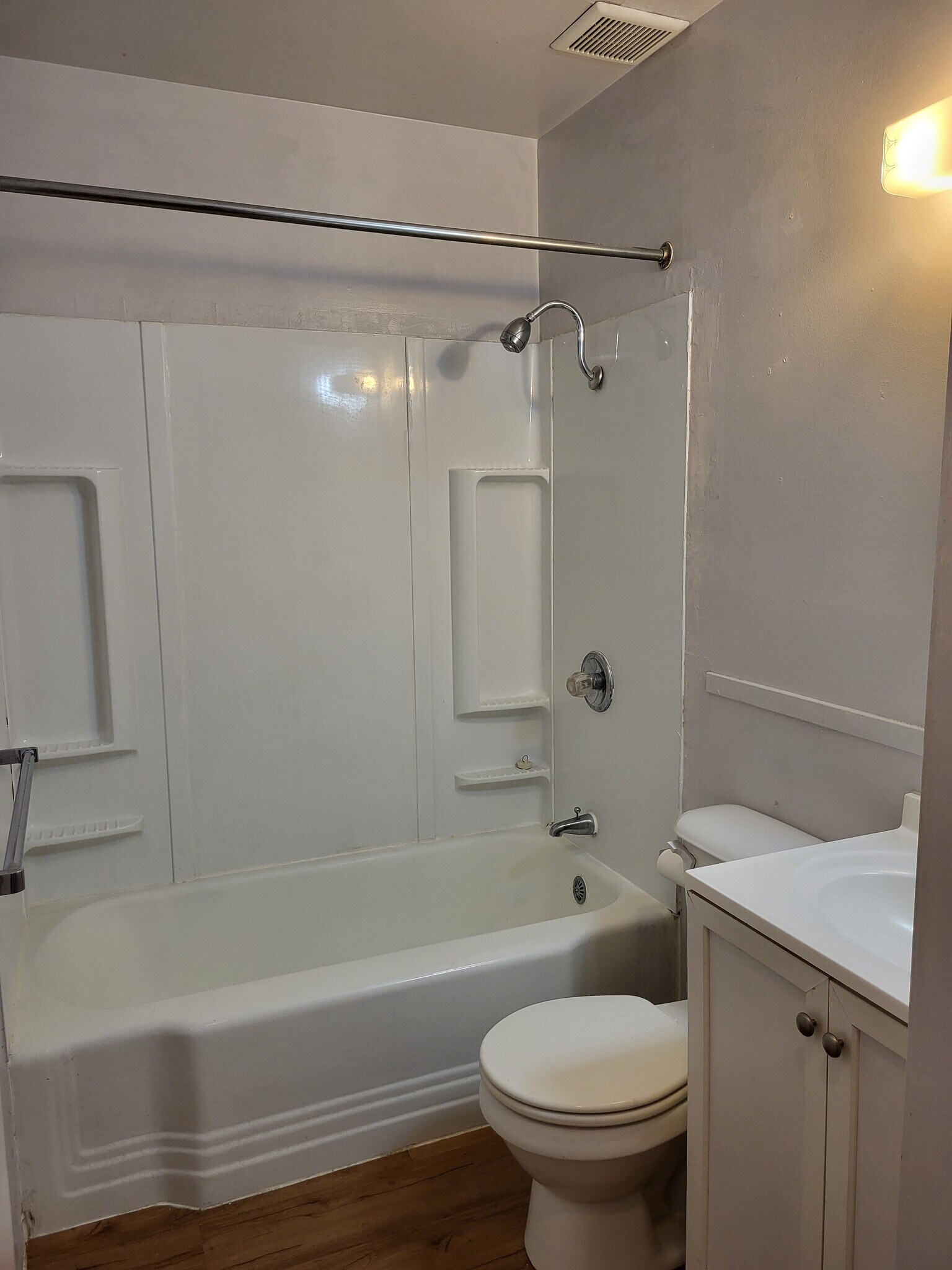 Building Photo - 302 1st Ave