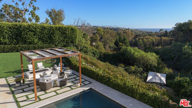 Building Photo - 6110 Merritt Dr