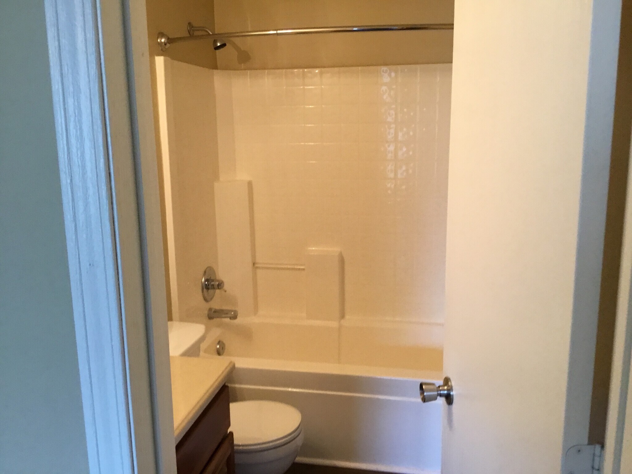 Building Photo - 2040 Theodore Dr