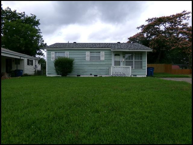 Building Photo - 2107 Muldrow Dr