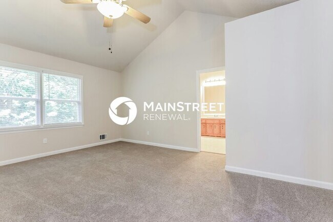Building Photo - 5 Bedroom Pet-Friendly Home in JONESBORO, GA with Main Street Renewal