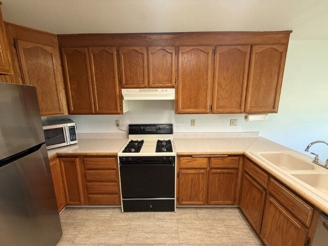 Building Photo - Unique 2 Bedroom Country Property Vacaville *Star Rentals