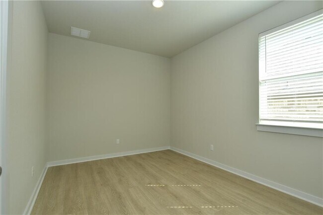 Building Photo - 145 High Plains Dr