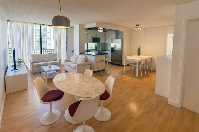 Building Photo - 16909 N Bay Rd