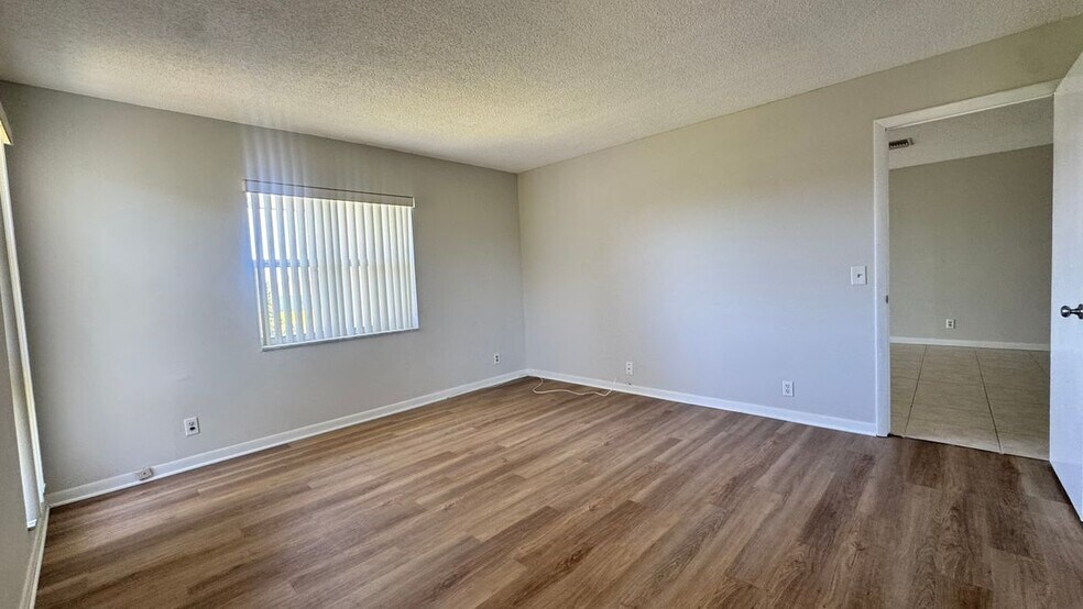 Building Photo - 5908 Via Delray Blvd