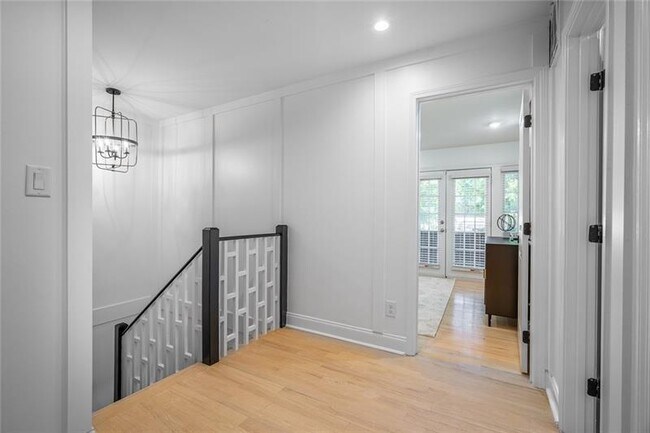 Building Photo - 1445 Monroe Dr NE