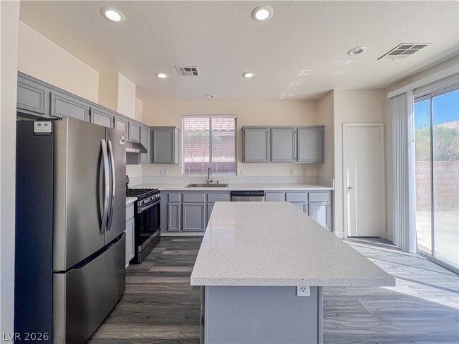 Building Photo - 8913 Kingswood Dr