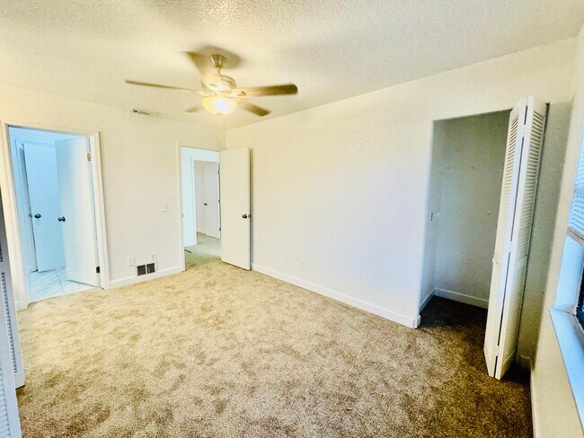 Building Photo - 138 McNeela Dr