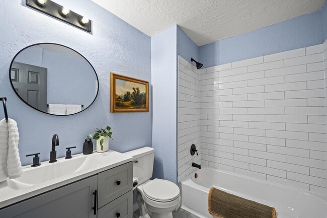 Building Photo - 1829 E 14th Ave