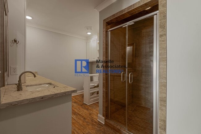 Building Photo - 2 Bed/2 Bath Townhouse in Brandon