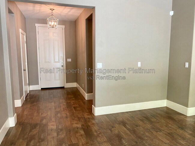 Building Photo - 3436 N Trenton Ln