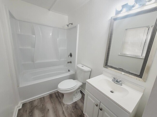 Building Photo - 5800 Japonica Ct