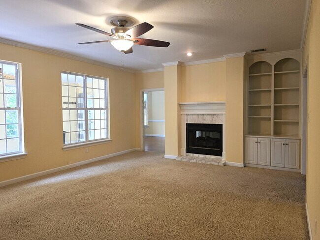 Building Photo - 932-p932 Windmill Pkwy