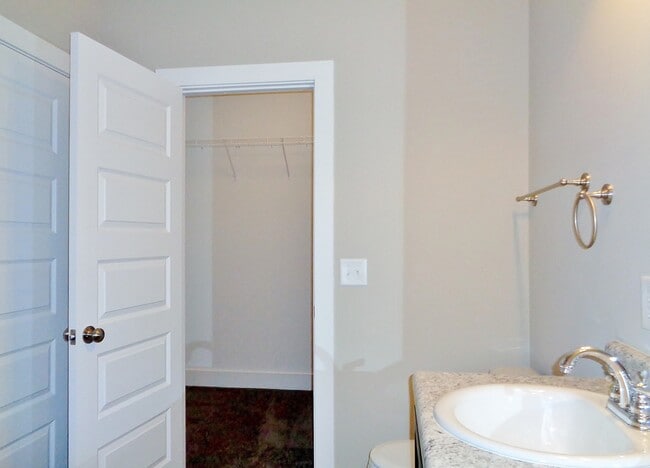 Building Photo - Home for Rent in Tuscaloosa, AL... Available to View Now!!!