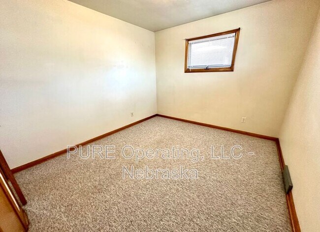 Building Photo - 2205 Lindyview Rd