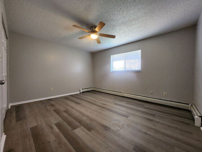 Building Photo - 49 Chestnut Dr