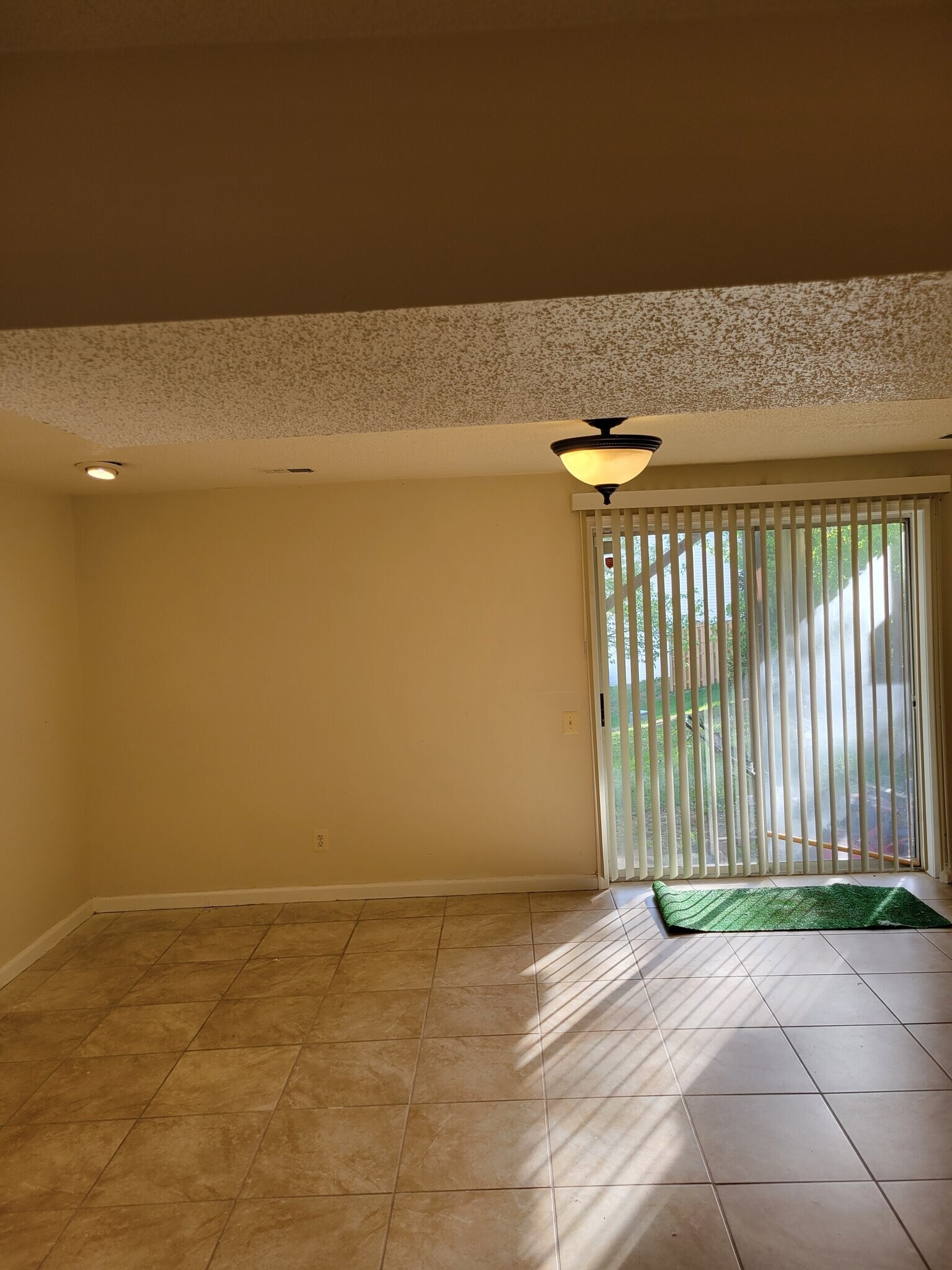 Building Photo - 2681 McGuffeys Ct